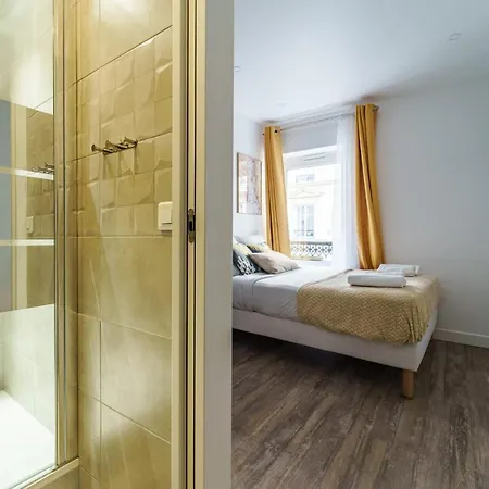 New Studio In 8 Parigi