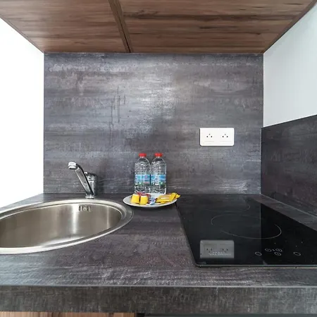 New Studio In 8 Parigi
